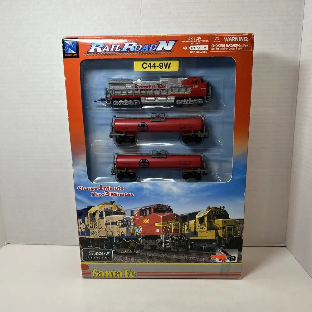 New-Ray RailRoad N Scale Santa Fe C44-9W Diecast Battery Operated Train Set